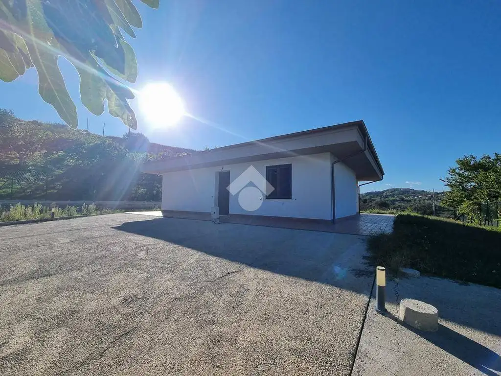 Villa unifamiliare Contrada Feudi 1, Cellino Attanasio - foto 3