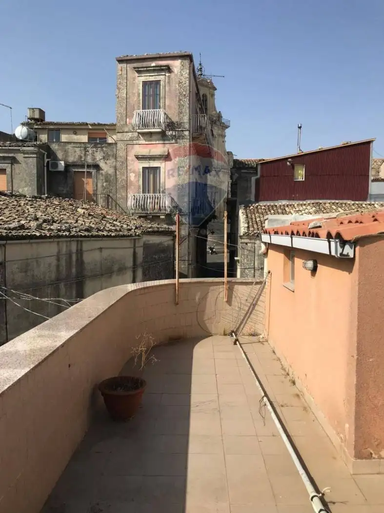 Casa indipendente in vendita a Palazzolo Acreide