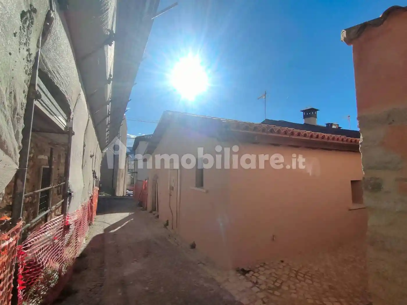 Terratetto plurifamiliare 40 m², ottimo stato, Duomo - Fontana Luminosa, L'Aquila - foto 2