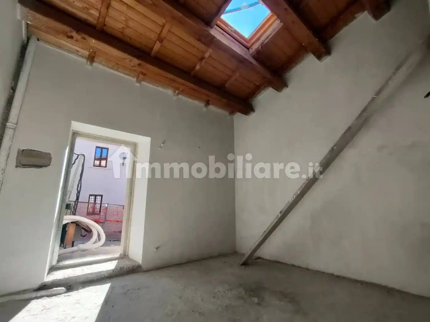 Terratetto plurifamiliare 40 m², ottimo stato, Duomo - Fontana Luminosa, L'Aquila - foto 3