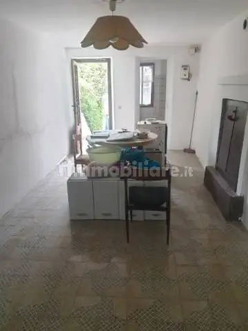 Casa indipendente in vendita a Rovescala