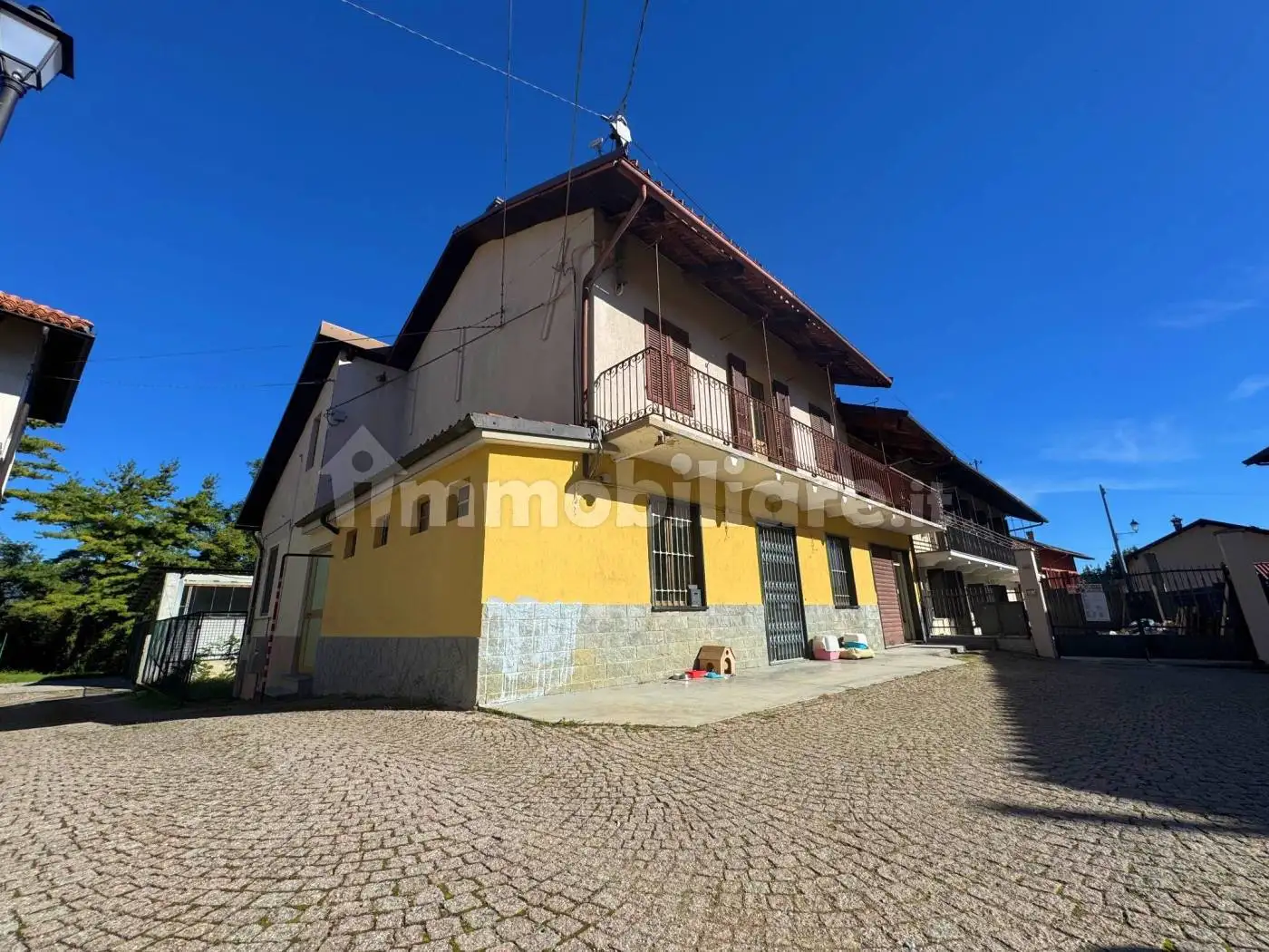 Rustico - Casale in vendita a La Cassa