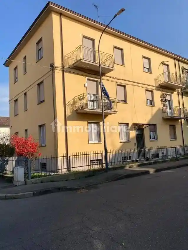 Palazzo - Edificio in vendita a Piacenza