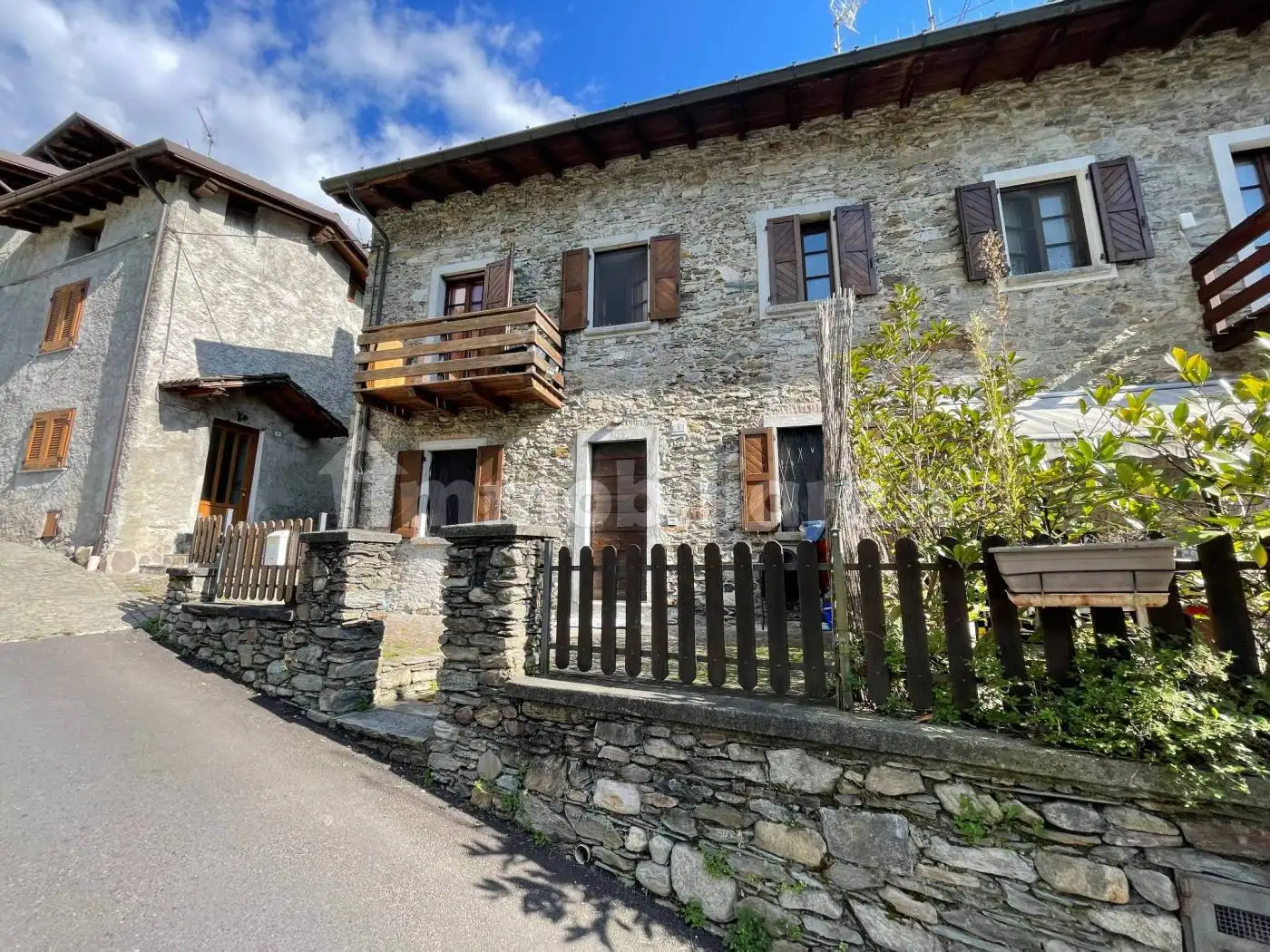 Casa indipendente in vendita a Buglio in Monte