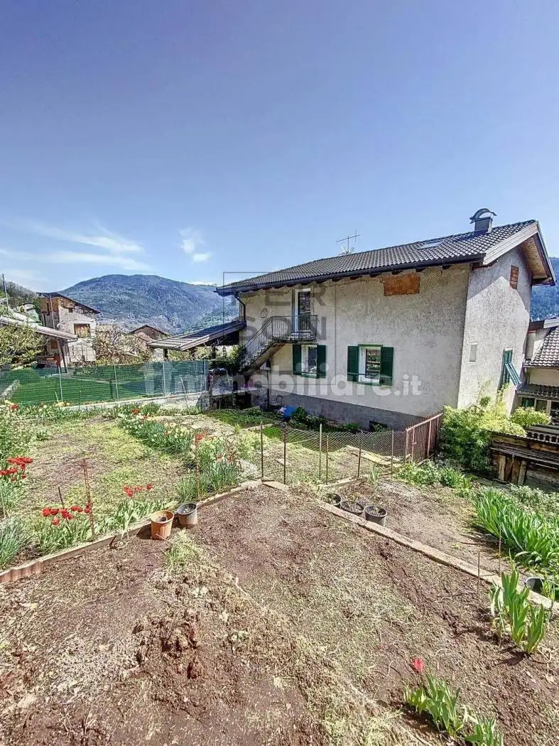 Casa indipendente in vendita a Cembra Lisignago