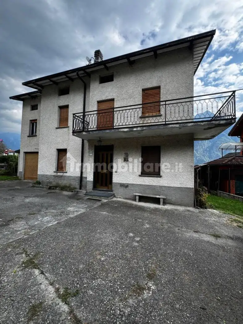 Casa indipendente in vendita a Samolaco