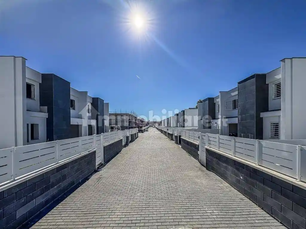 Villa bifamiliare via di Macchia Palocco, Casal Palocco, Roma - foto 4