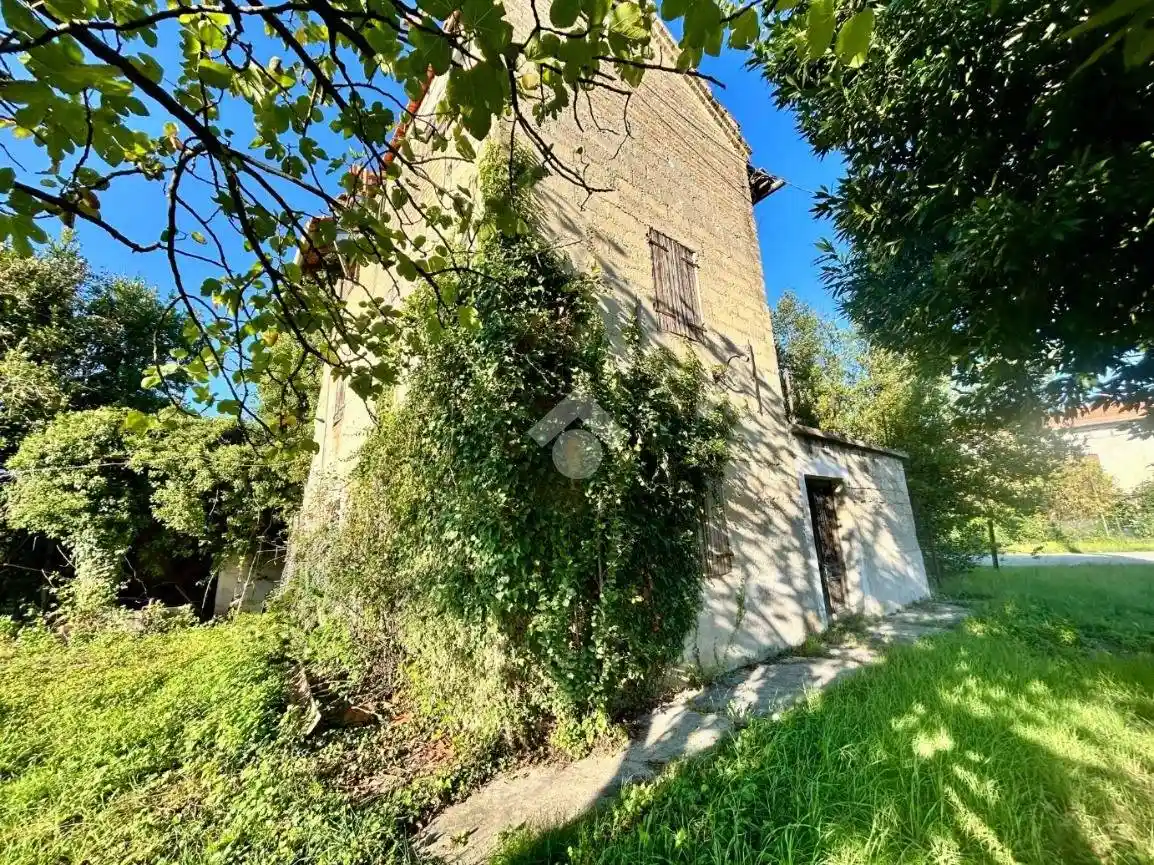 Rustico - Casale in vendita a Fiume Veneto