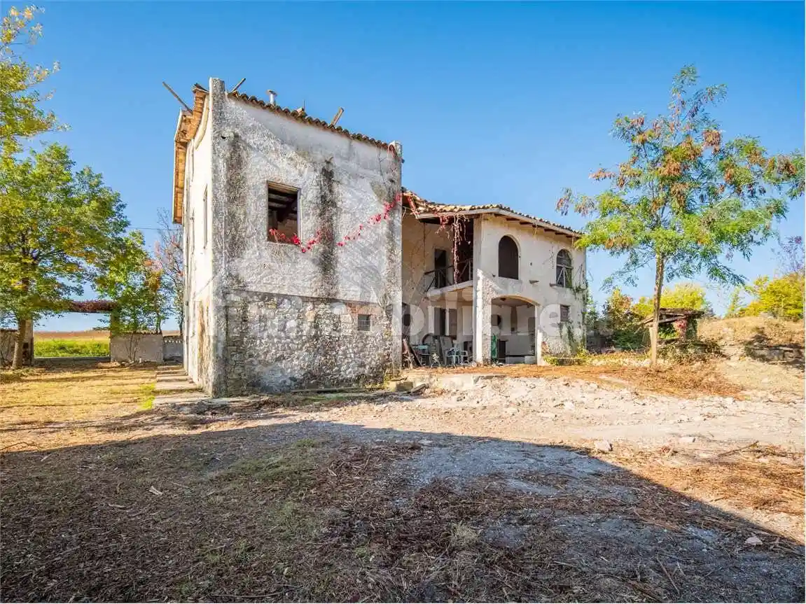 Terratetto unifamiliare 340 m², da ristrutturare, Canossa - foto 5