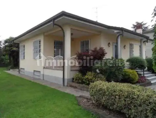 Villa in asta a Monza