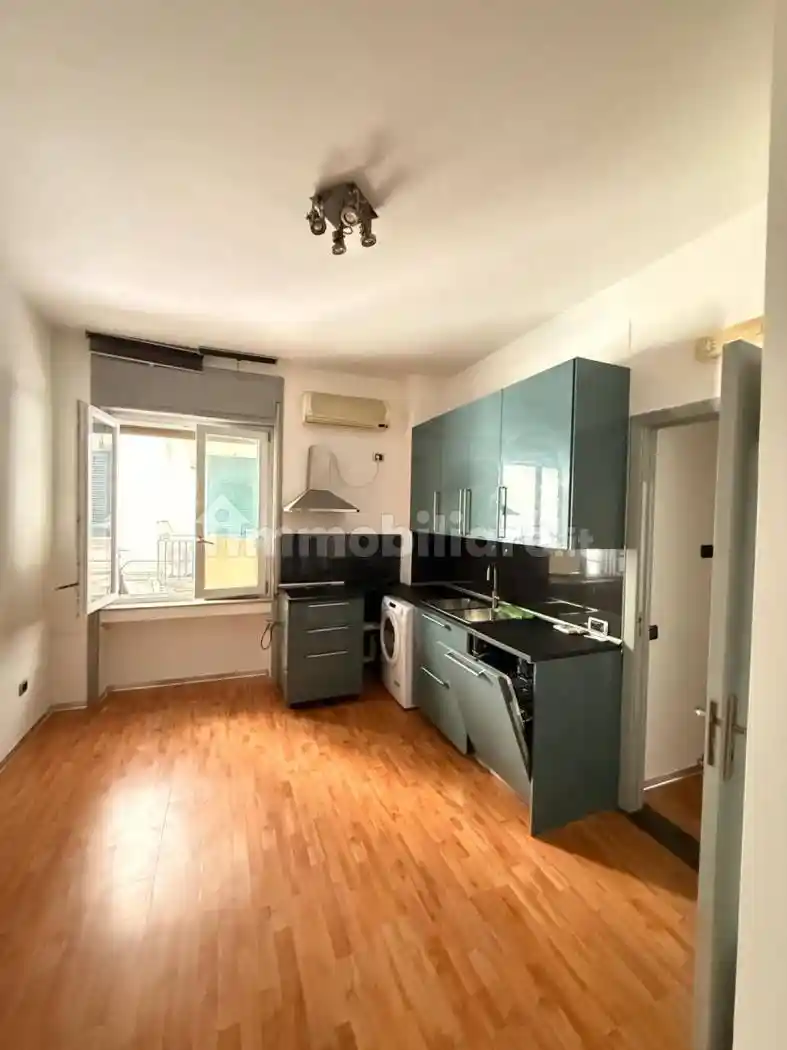 Bilocale via Armando Diaz, Centro, Salerno - foto 3