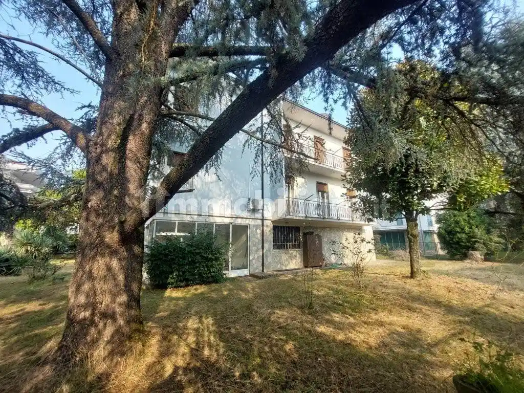 Casa indipendente in vendita a Valenza