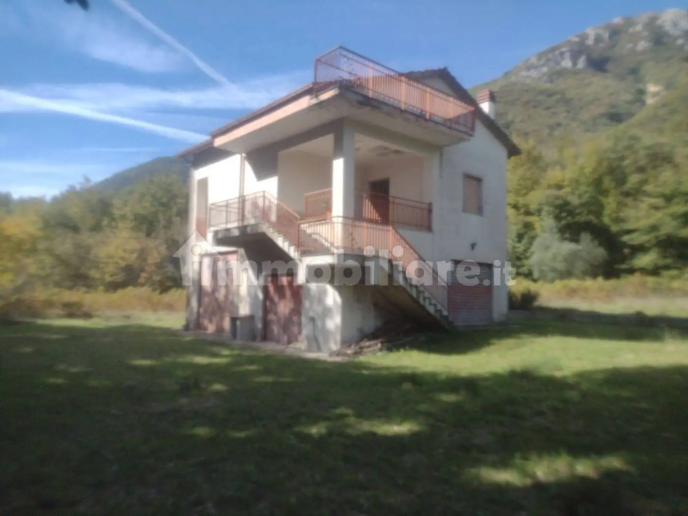 Palazzo - Edificio in vendita a Senerchia