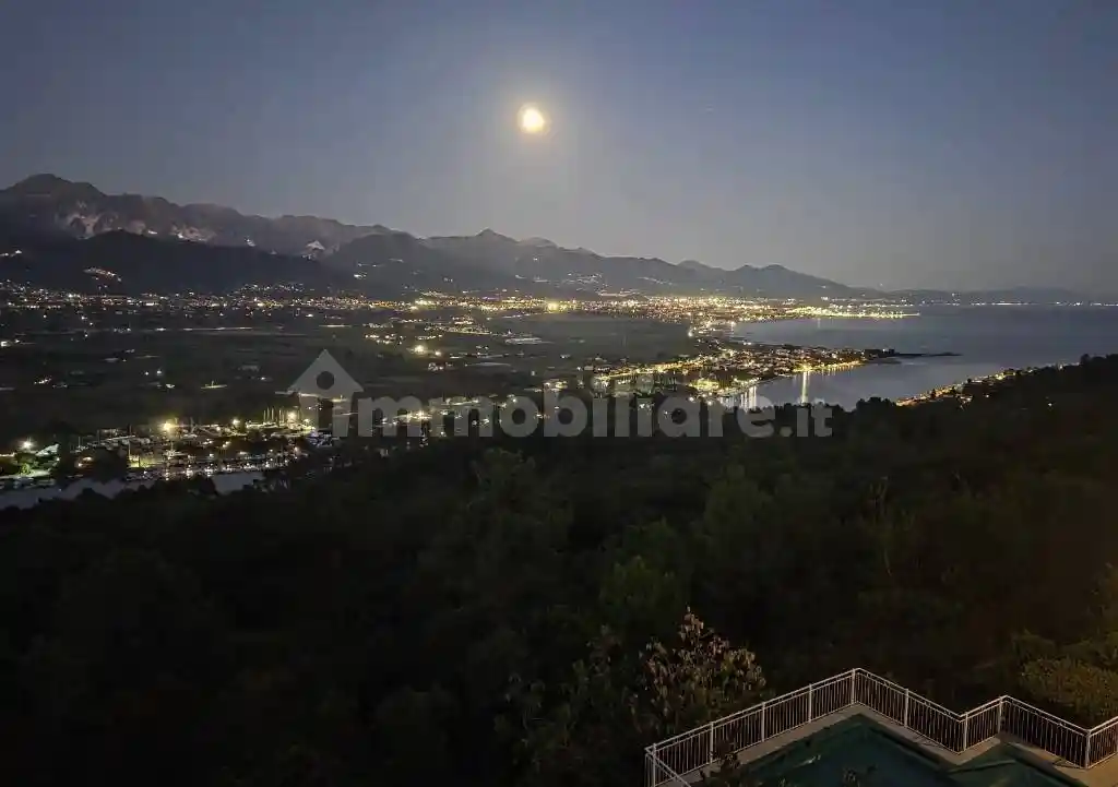 Appartamento in vendita a Ameglia