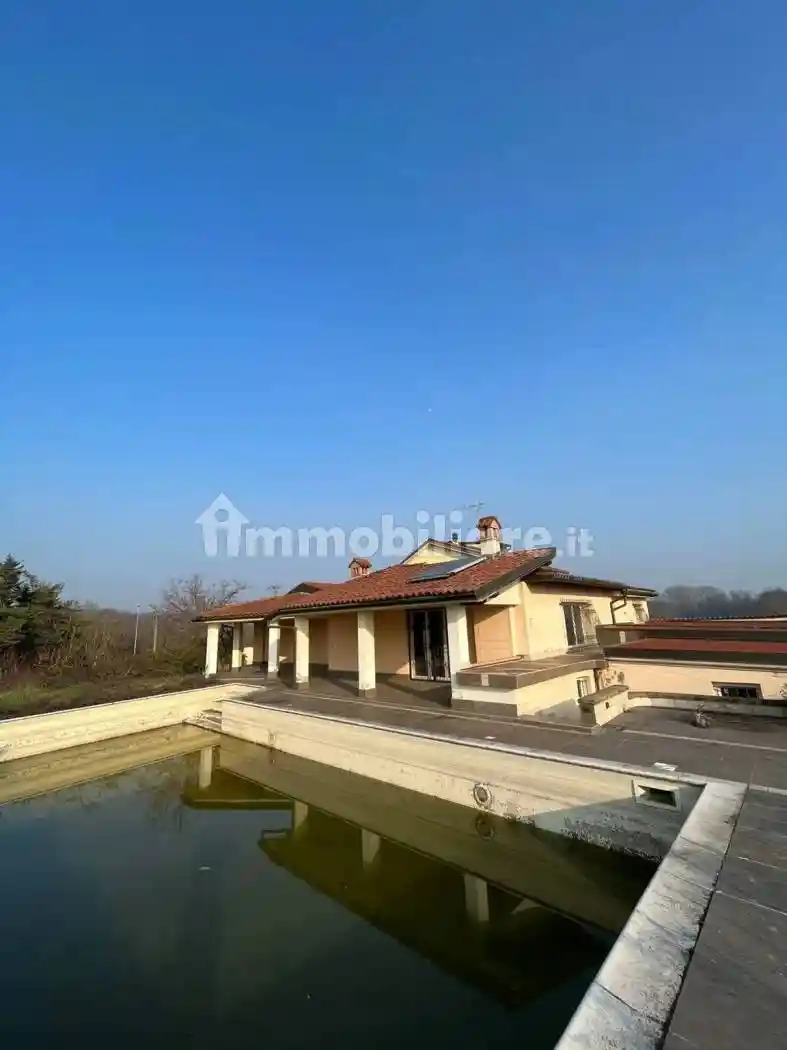 Villa in vendita a Chignolo Po
