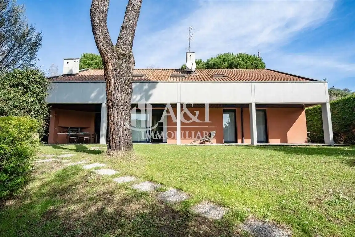 Villa unifamiliare, buono stato, 260 m², Centro, Lecco - foto 2