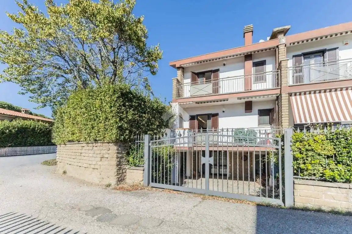 Villetta a schiera in vendita a Sutri