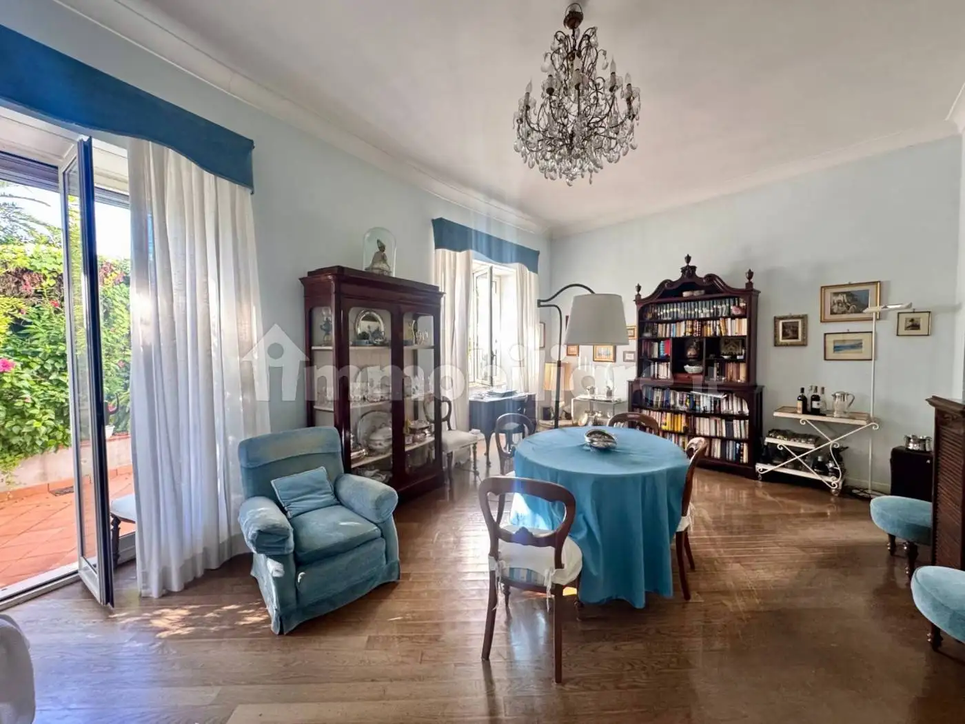 Appartamento in vendita a Napoli