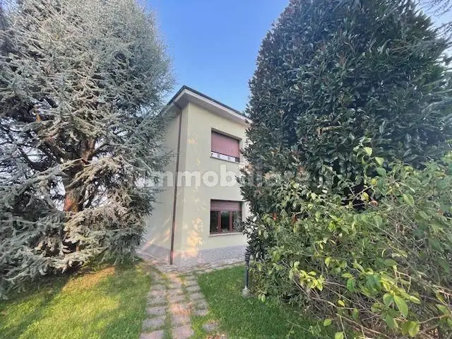 Villa in vendita a Parabiago