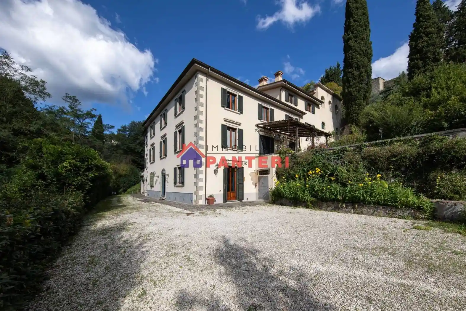 Villa in vendita a Pescia