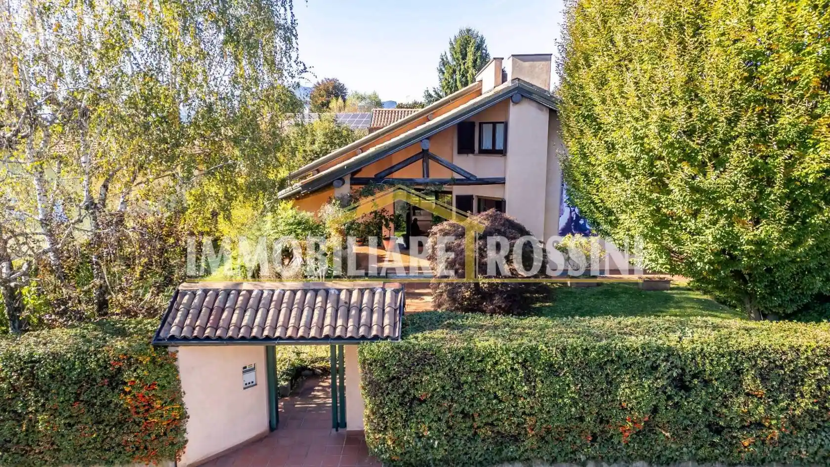 Villa in vendita a Malnate