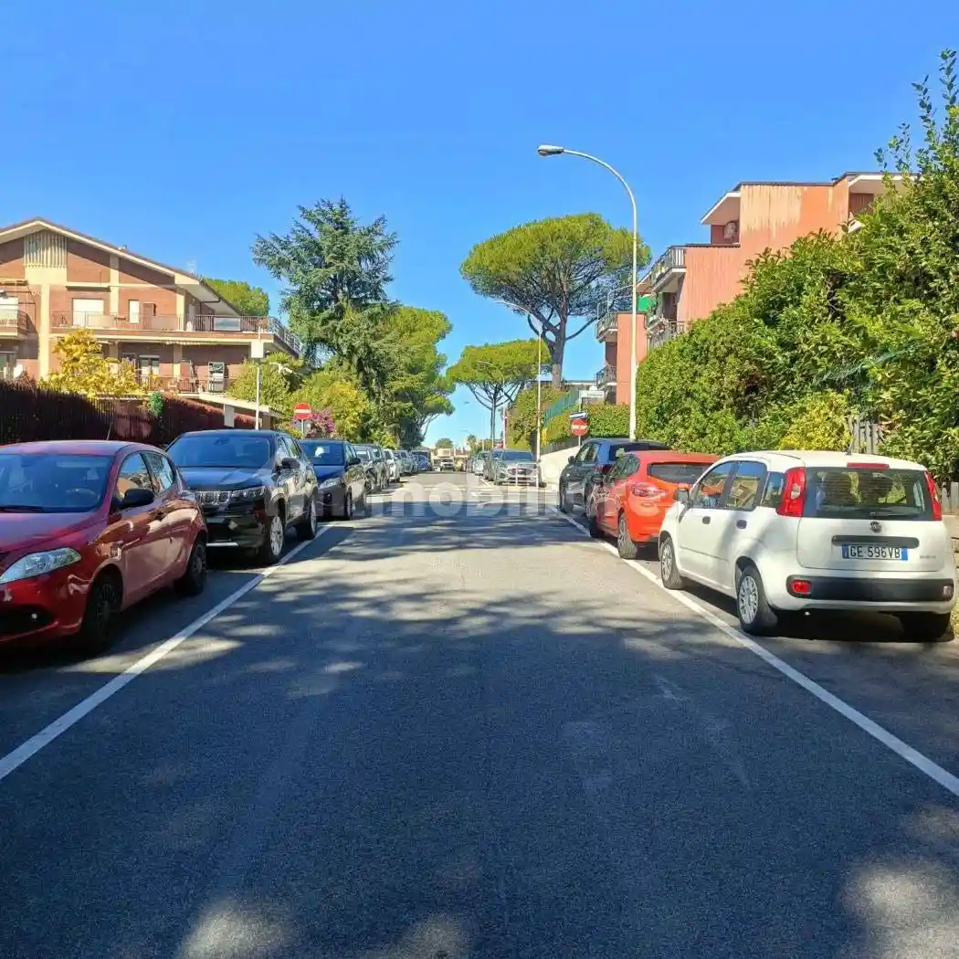 Trilocale via Gravina di Puglia, Torre Gaia, Roma - foto 5