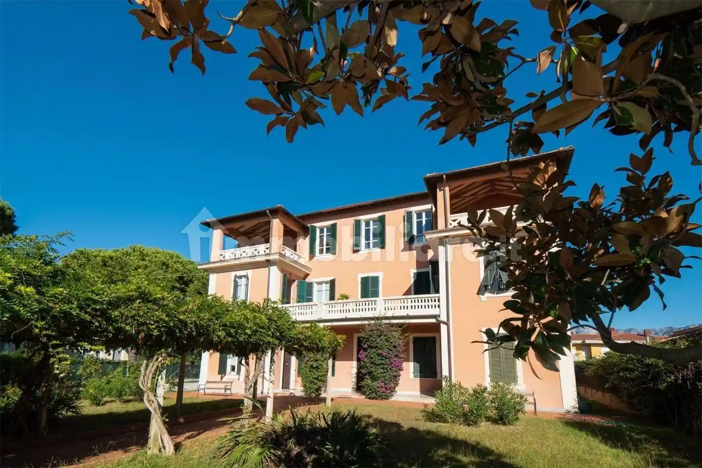 Villa in vendita a Massa