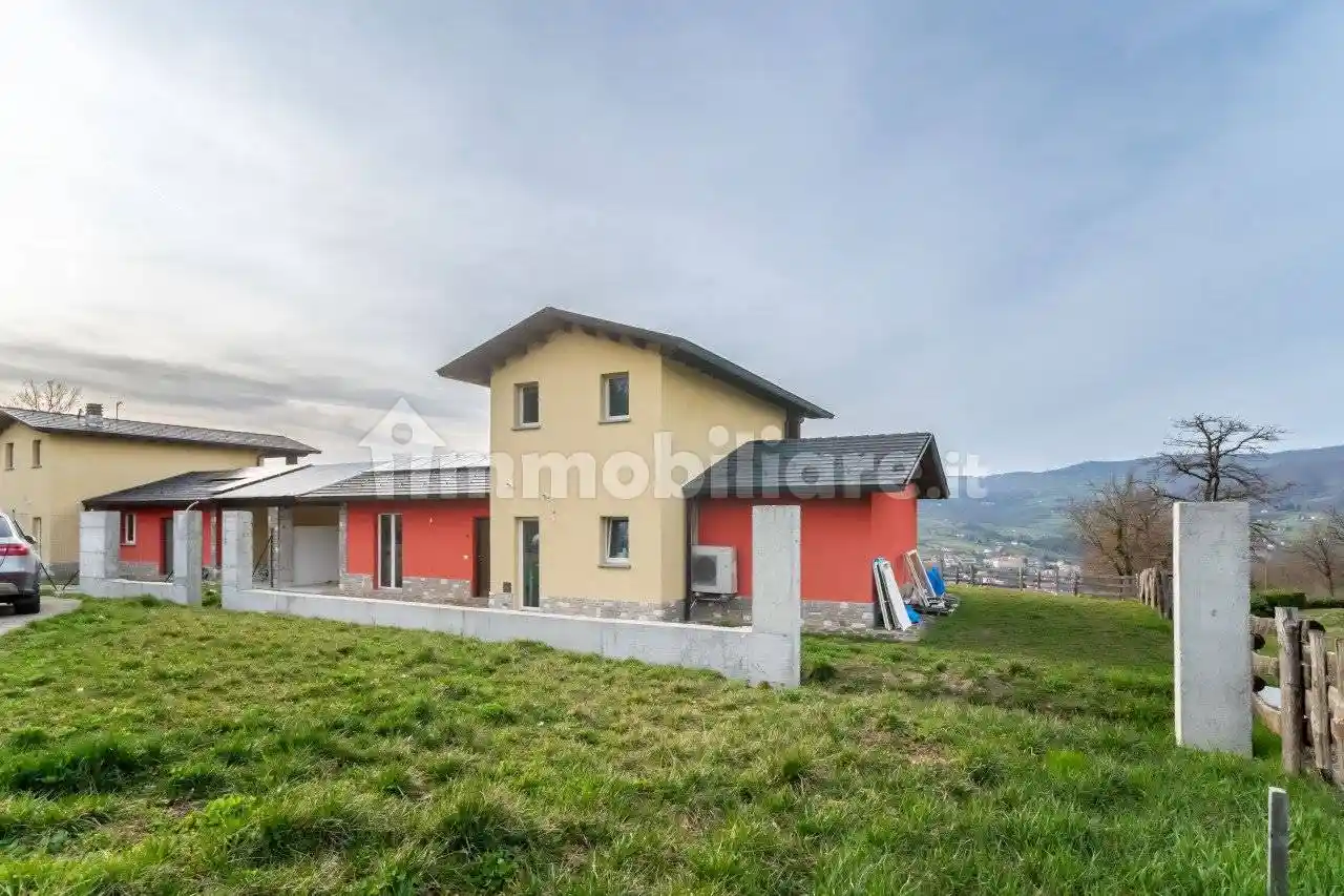 Villetta a schiera in vendita a Borgo Val di Taro