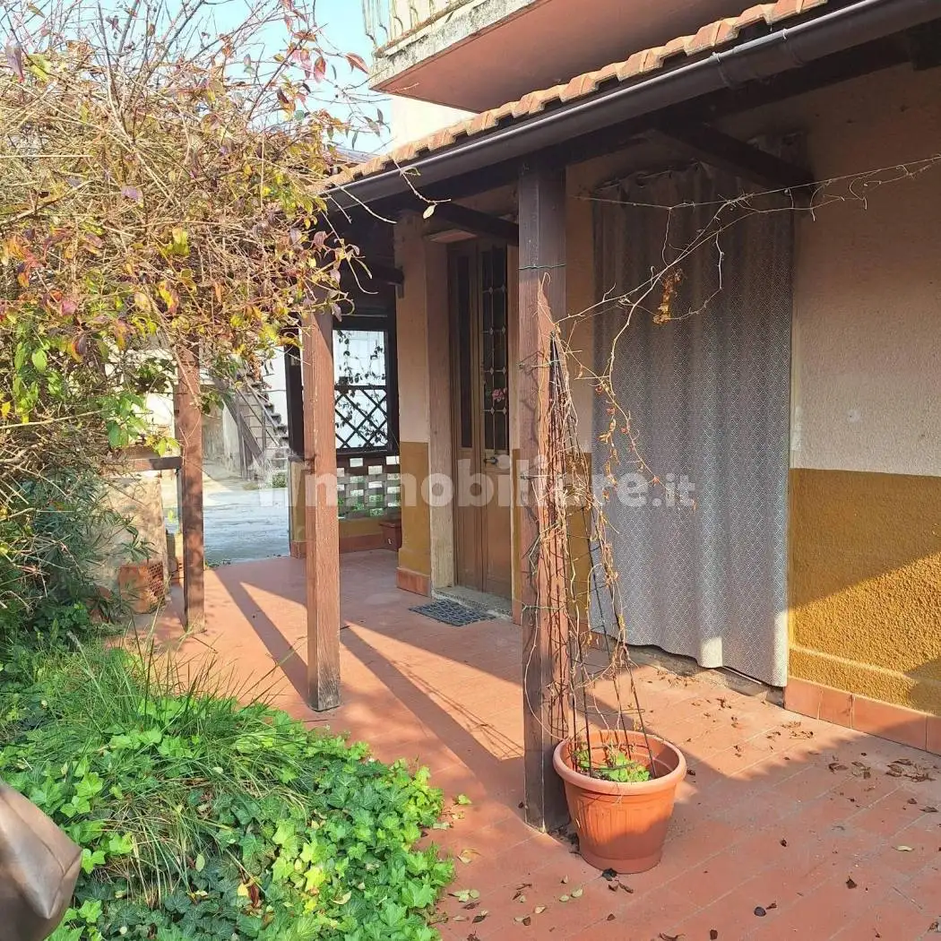 Villa in vendita a Desana