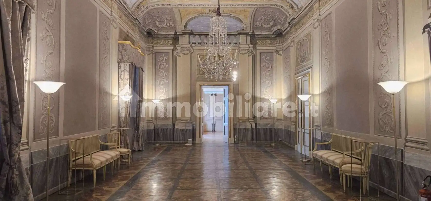 Palazzo - Edificio in vendita a Casapulla