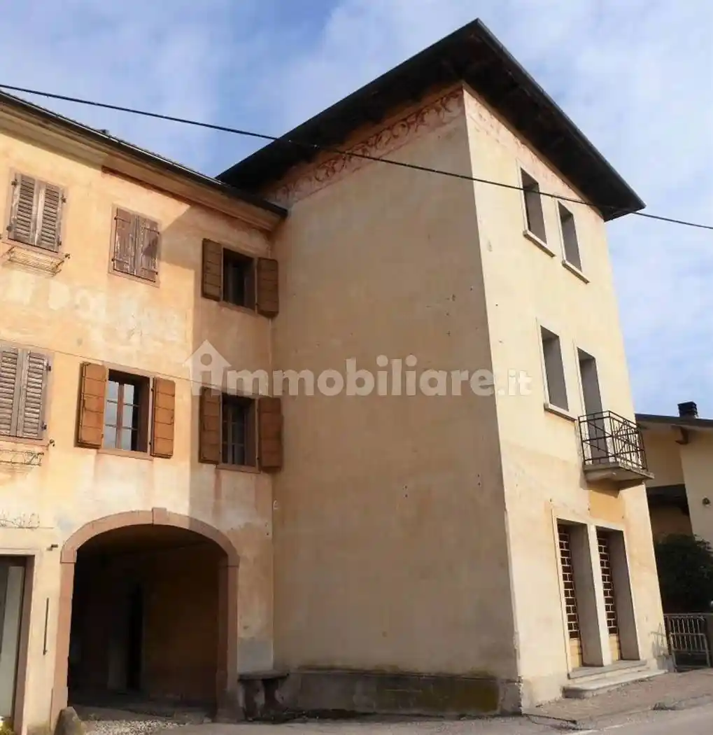 Villa in vendita a Alpago