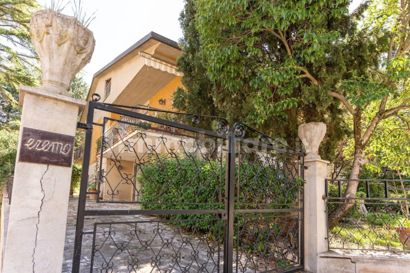 Villa in vendita a Trevi