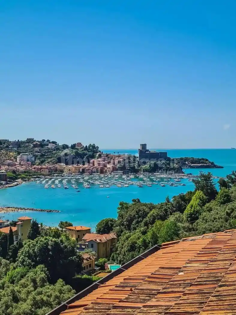 Casa indipendente in vendita a Lerici