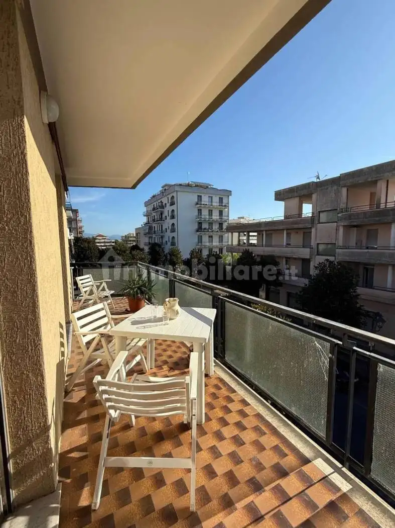 Appartamento in affitto a Albenga