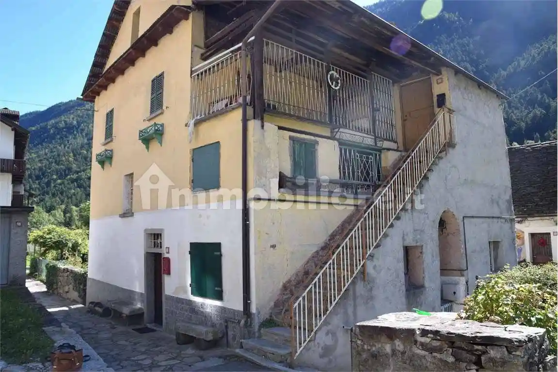 Terratetto unifamiliare Località Case Manoli, 38, Centro, Ceppo Morelli - foto 5