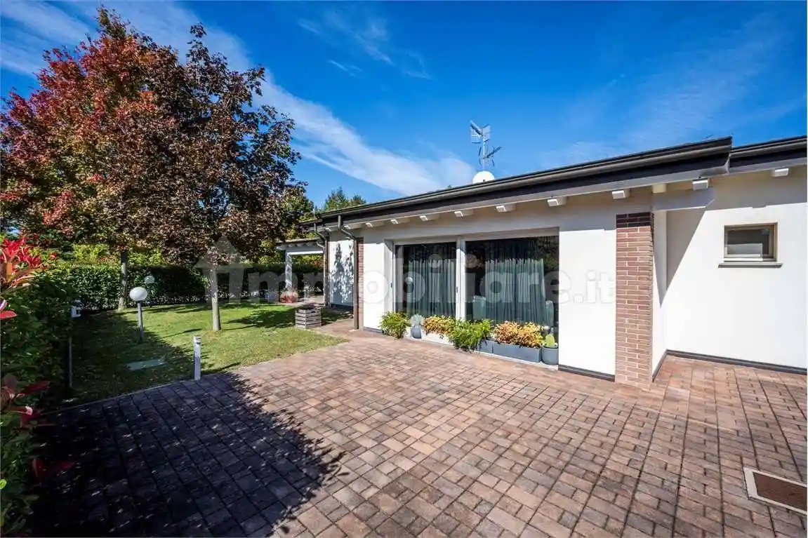 Villa unifamiliare via Giovanni Rinaldi, 108/9, Roncocesi - Villaggio Crostolo, Reggio Emilia - foto 2