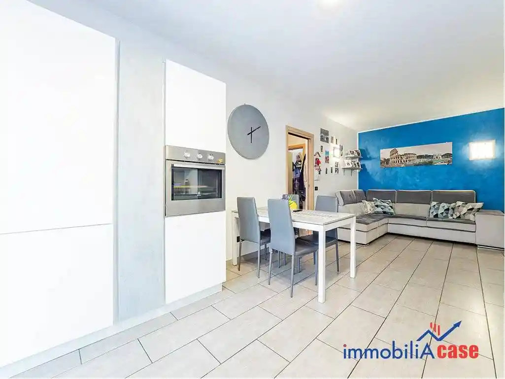 Appartamento in vendita a Limbiate