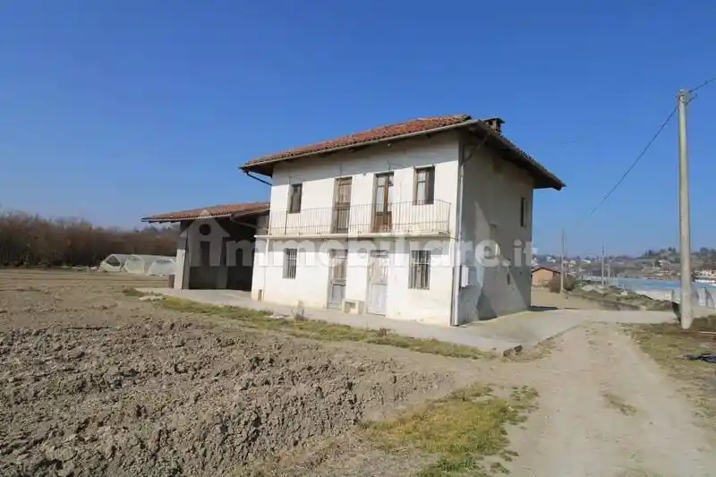 Rustico - Casale in vendita a Bra