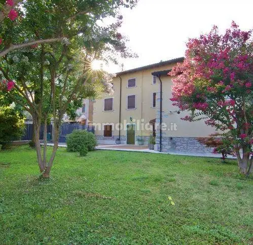 Villa in vendita a Soave