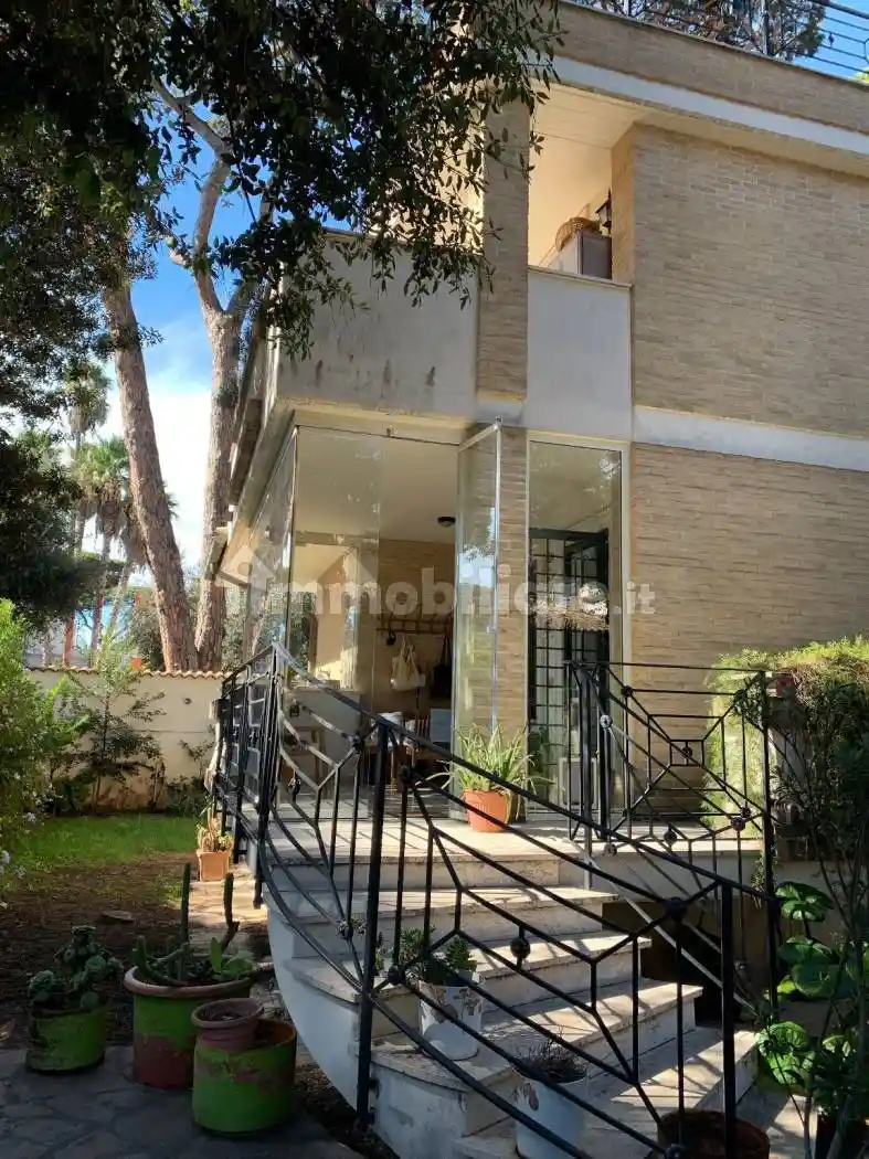 Villa in vendita a Fiumicino