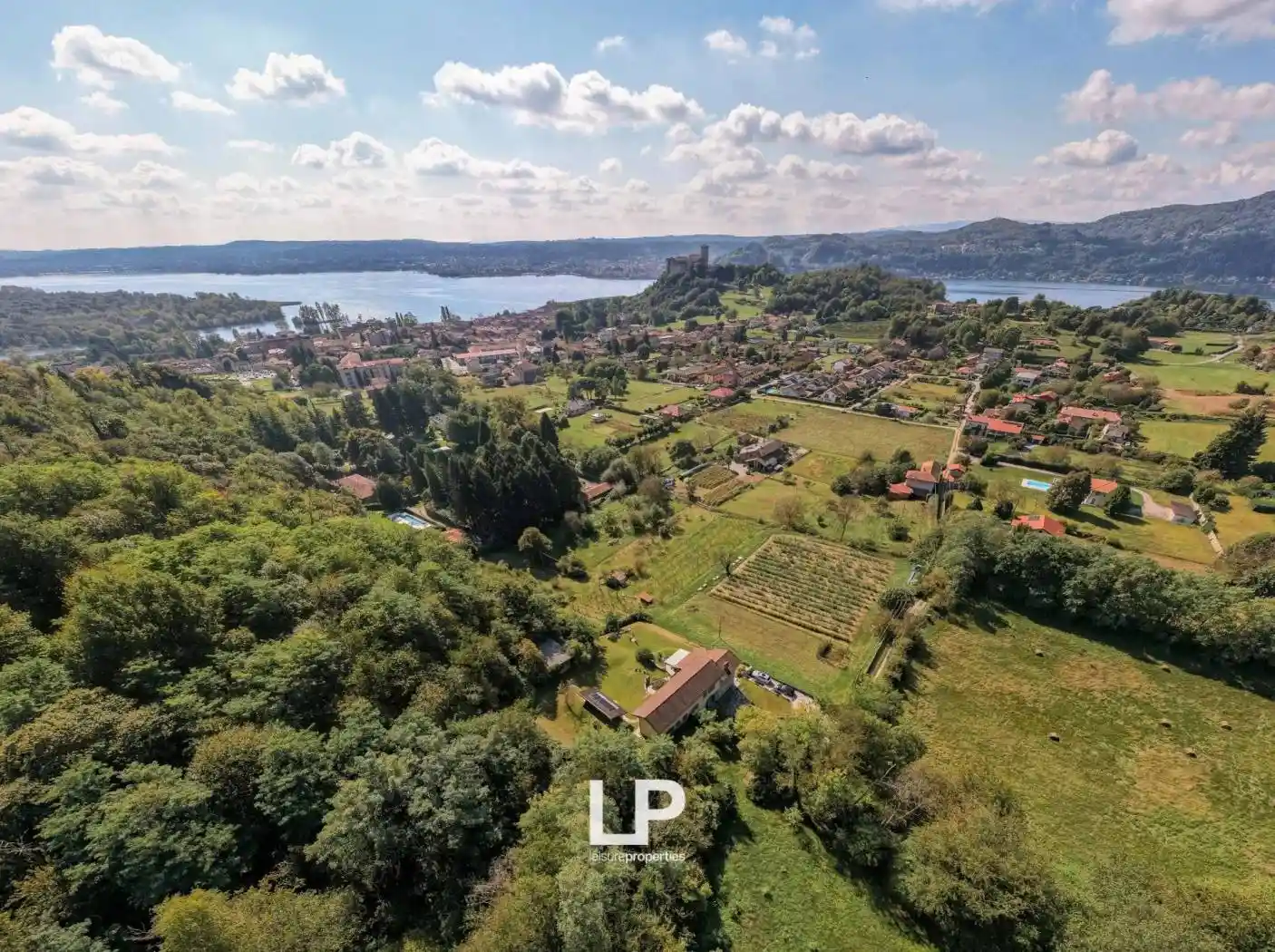 Rustico - Casale in vendita a Angera