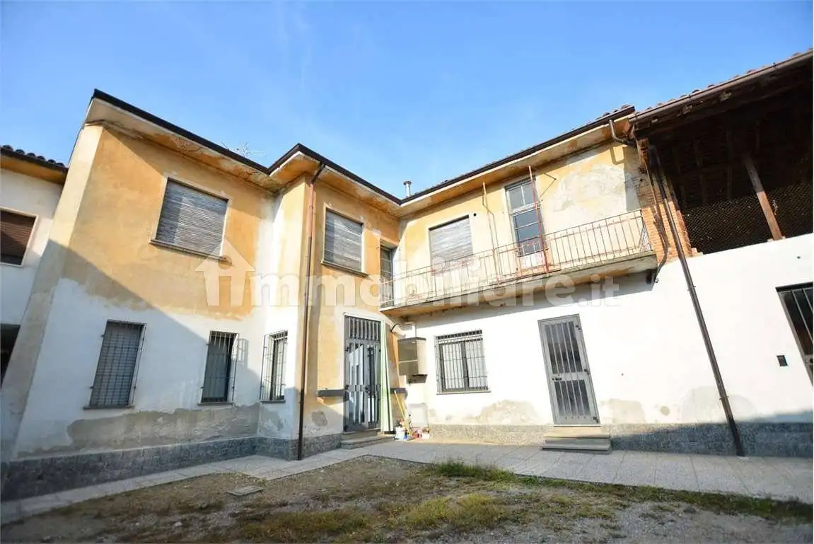 Appartamento in vendita a Livraga