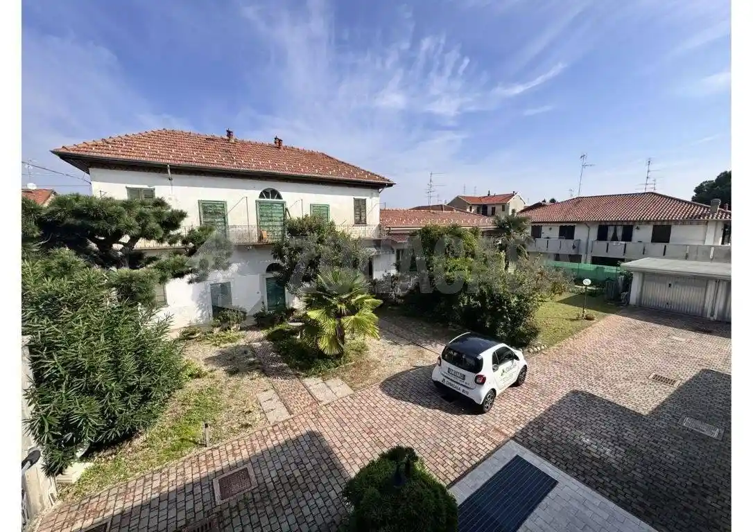 Villa in vendita a Lonate Pozzolo