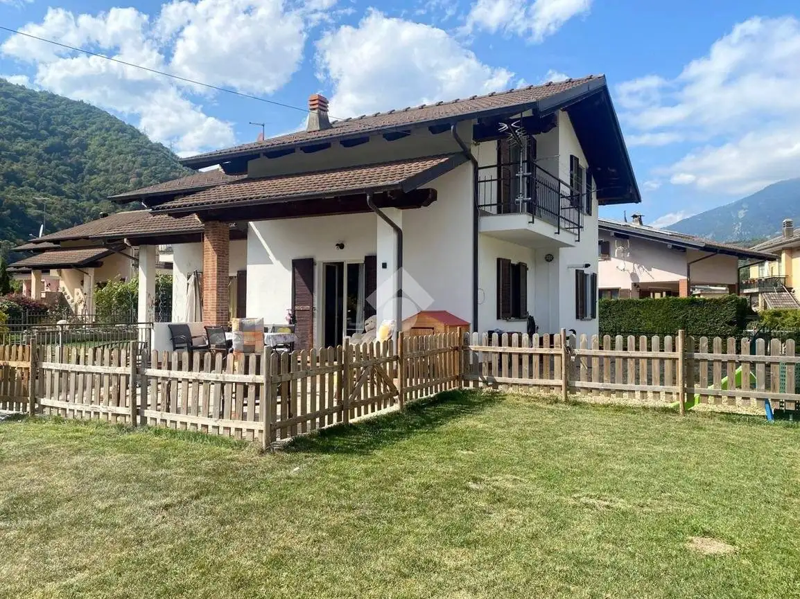 Villetta a schiera in vendita a Inverso Pinasca