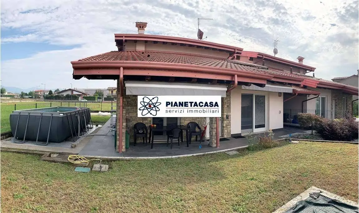 Villa in vendita a Bolgare