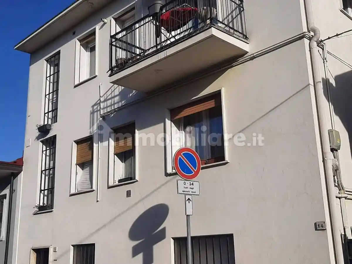 Palazzo - Edificio in vendita a Nichelino