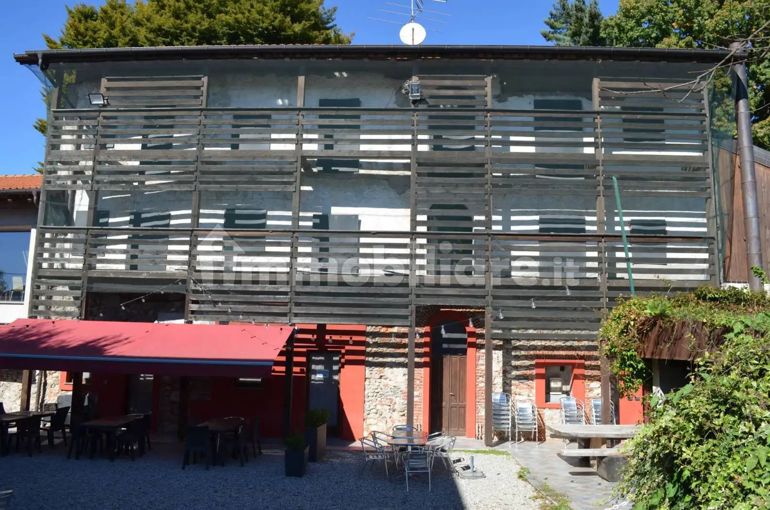 Palazzo - Edificio in vendita a Varallo Pombia