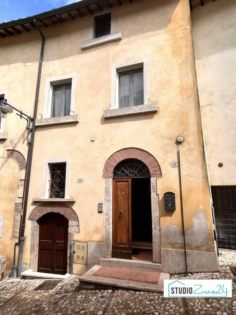 Trilocale Rimembranze 22, Centro, Amelia - foto 2