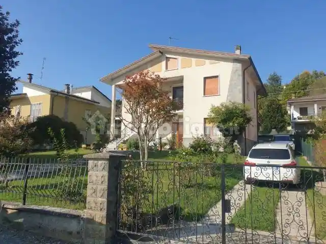 Villa in vendita a Borgonovo Val Tidone