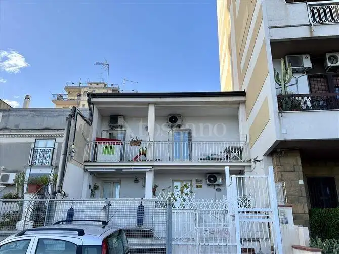 Palazzo - Edificio in vendita a Catania